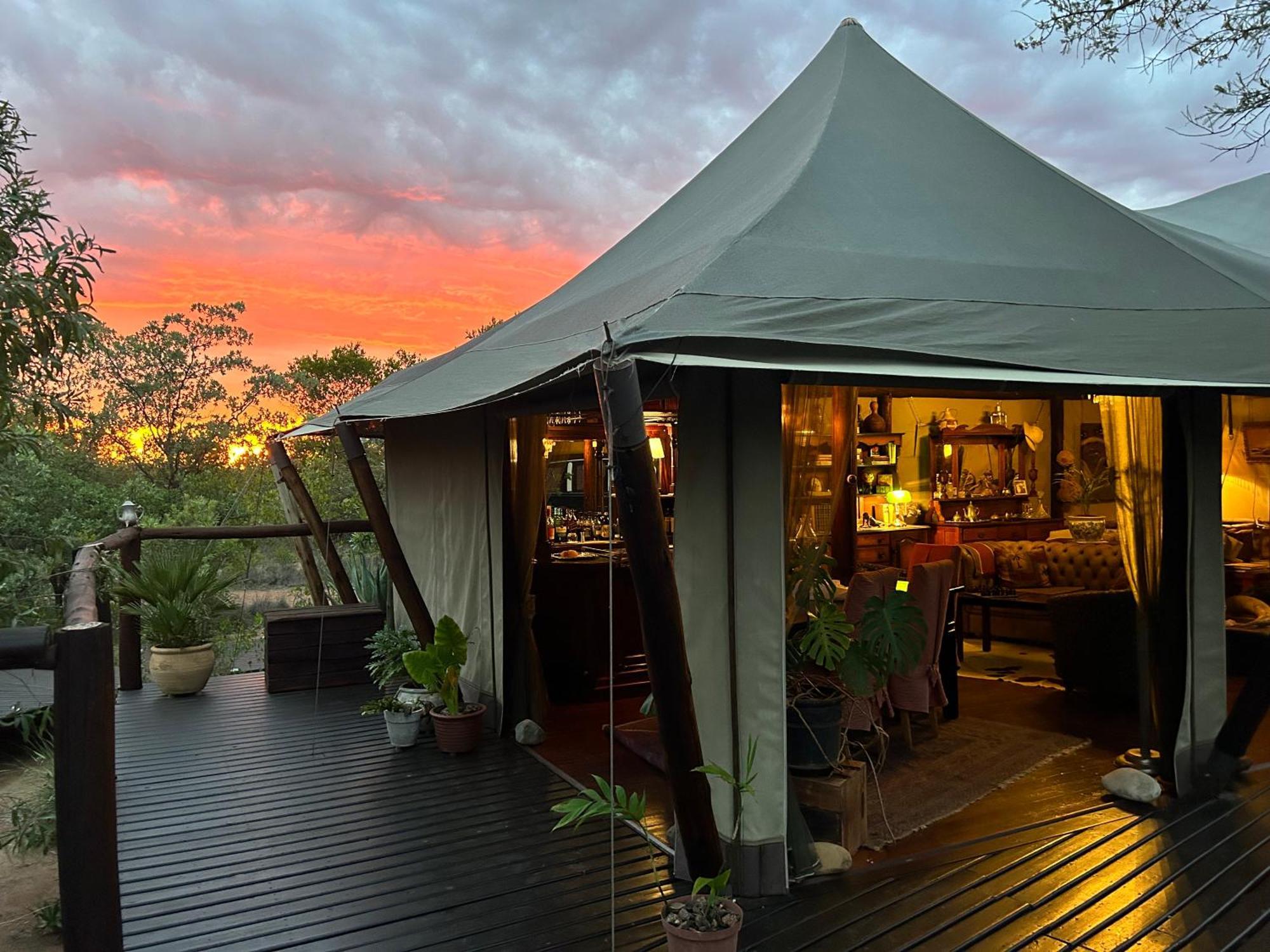 המנסקראל Out In Africa Wildlife Lodge מראה חיצוני תמונה