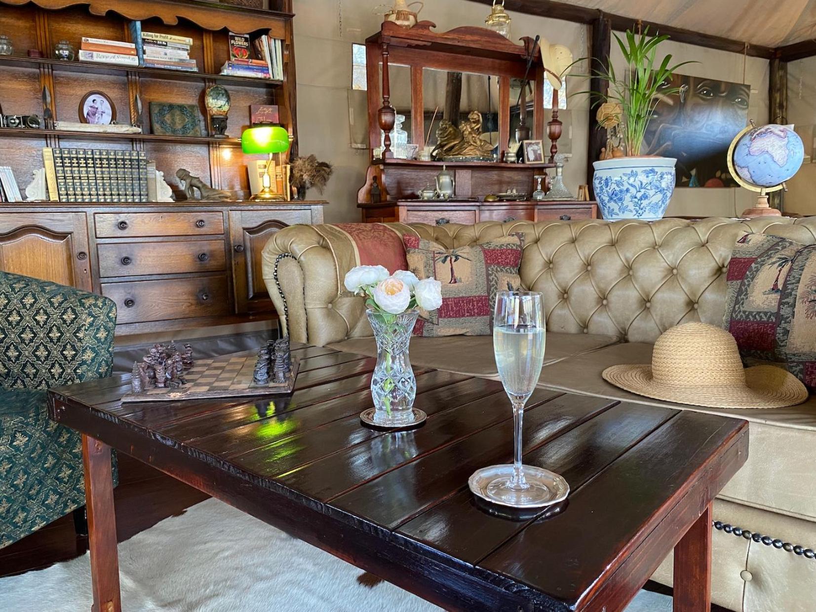 המנסקראל Out In Africa Wildlife Lodge מראה חיצוני תמונה